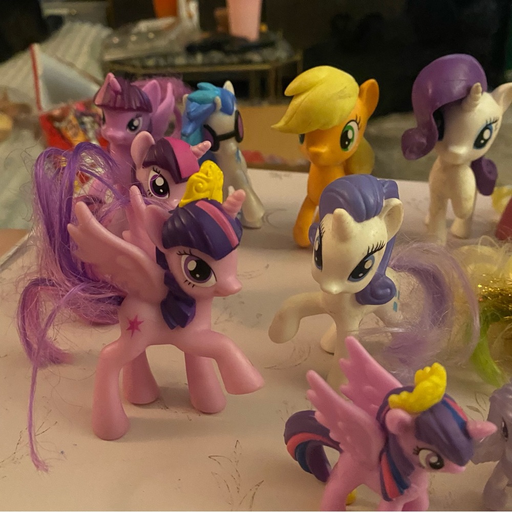 Lot of 24 Official My Little Pony Figures - Picture 13 of 16